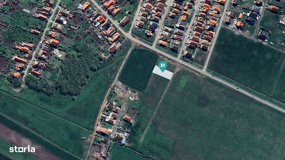 Loc de casa de 470 mp în Livada