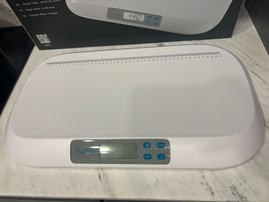 Дигитален бебешки кантар Nuvita 1310, Бял