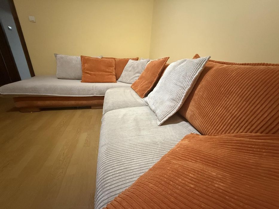 Ъглов диван+ маса