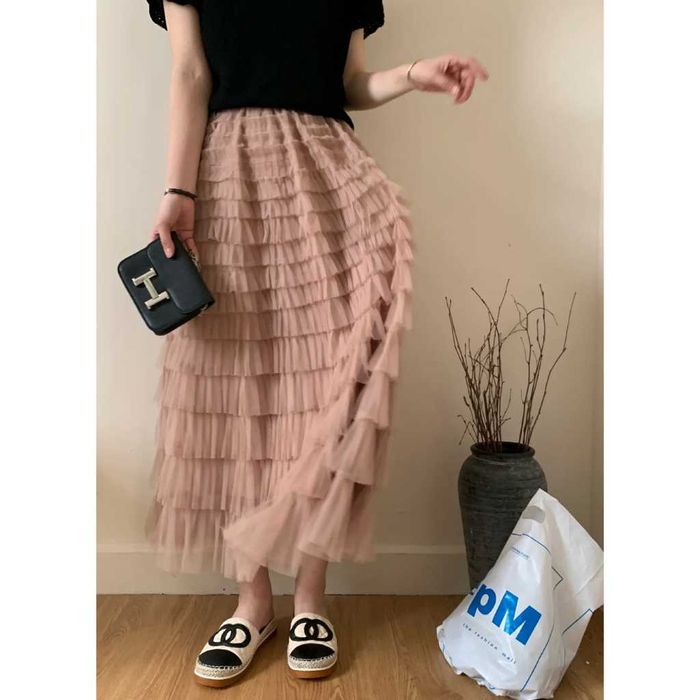 Fusta maxi din tulle cu volane bej