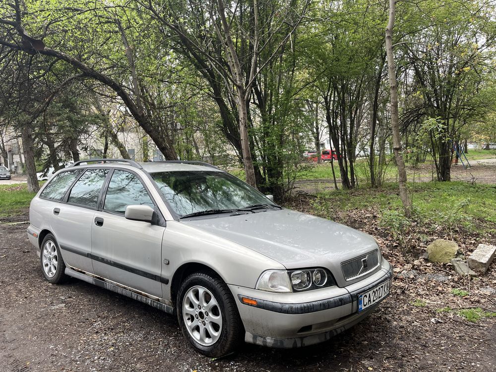 Volvo V40 за части