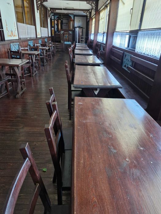 Mese si scaune din lemn masiv second hand