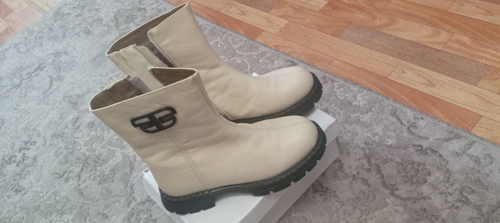 Продам обувь кожанные. Новые. Размер 40.