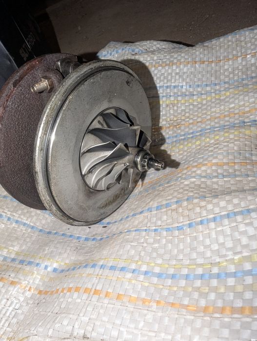 Здрава Средна част и Счупено Турбо за VW Passat 1.9tdi 131коня