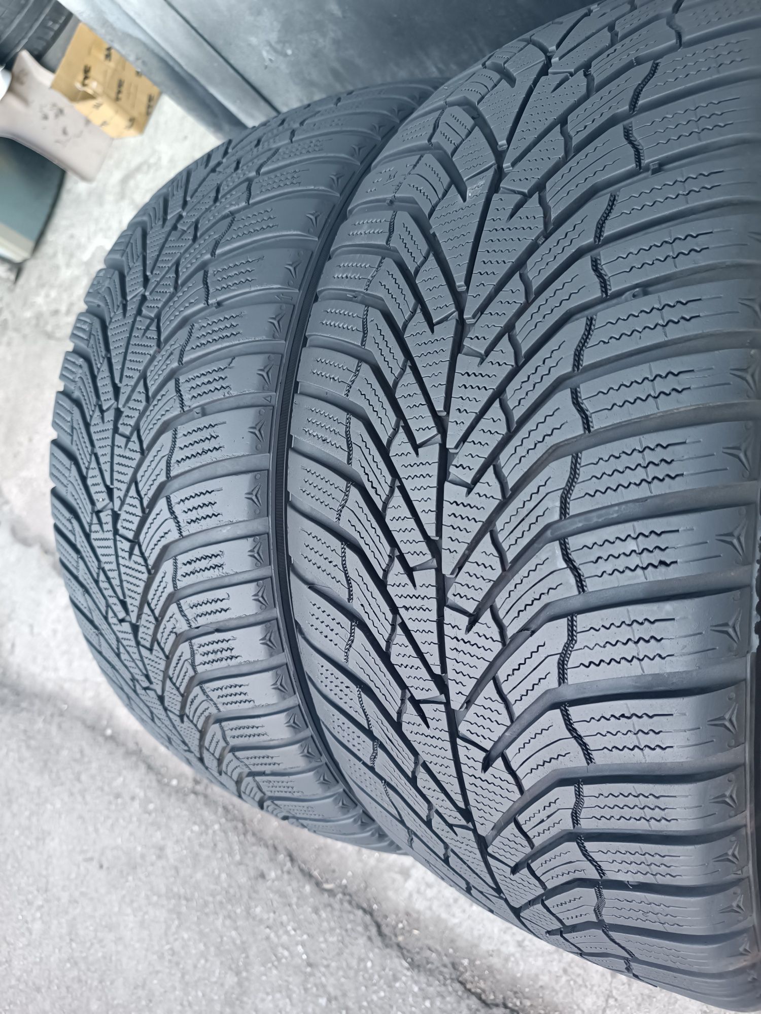 225/40/18 Kumho Дот 3022