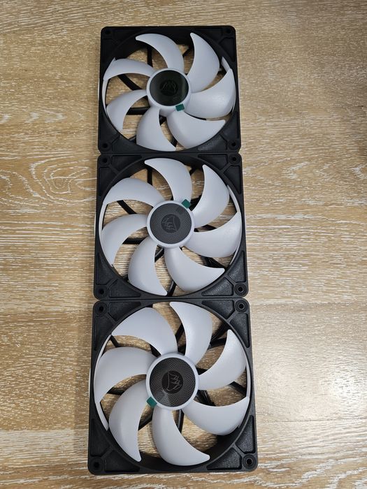 Ventilatoare Corsair RX140 + HUB iCUE Link