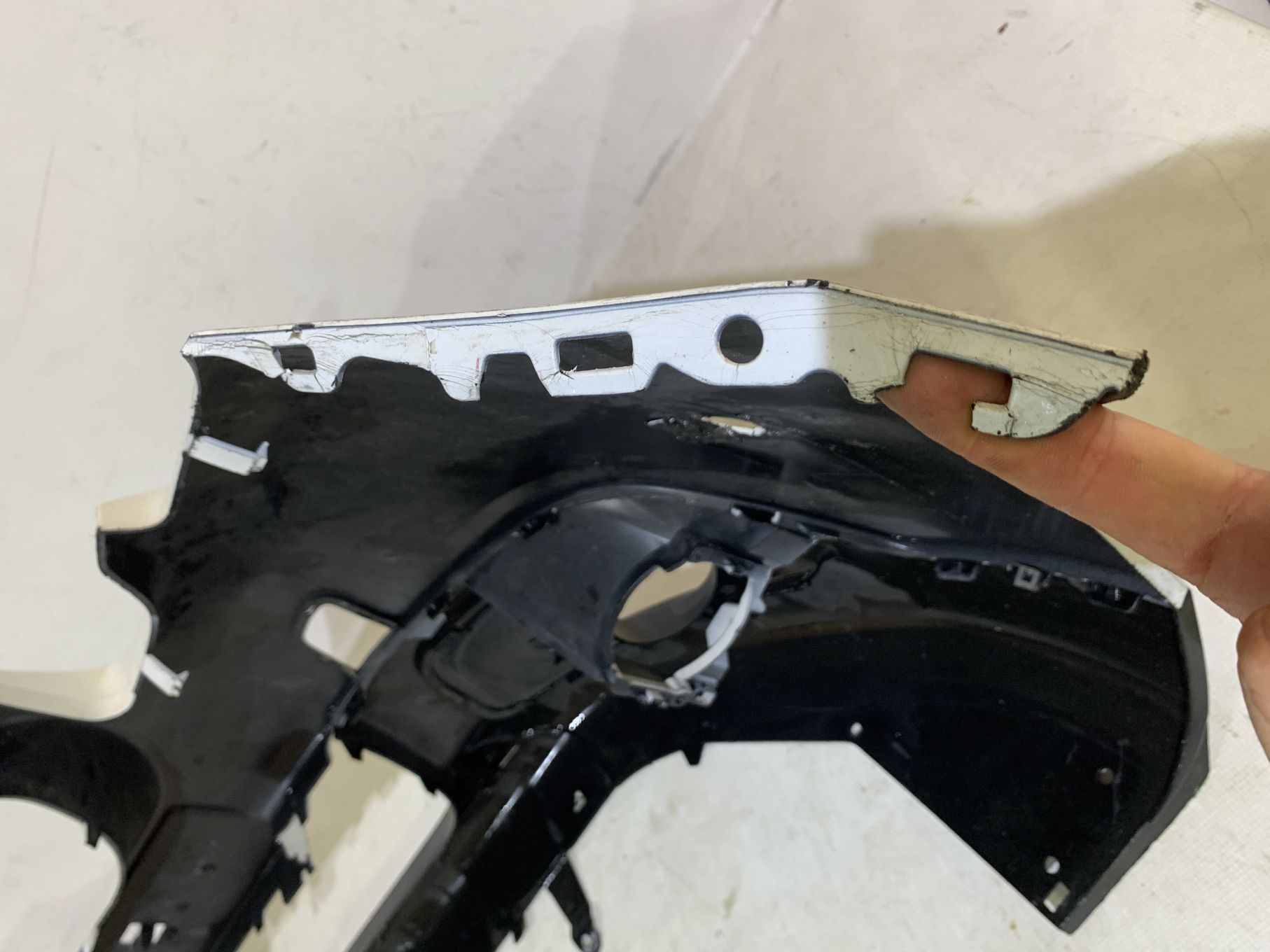 Bara fata Peugeot 2008, 2012, 2013, 2014, 2015, 2016, cod origine OE 9802521077.