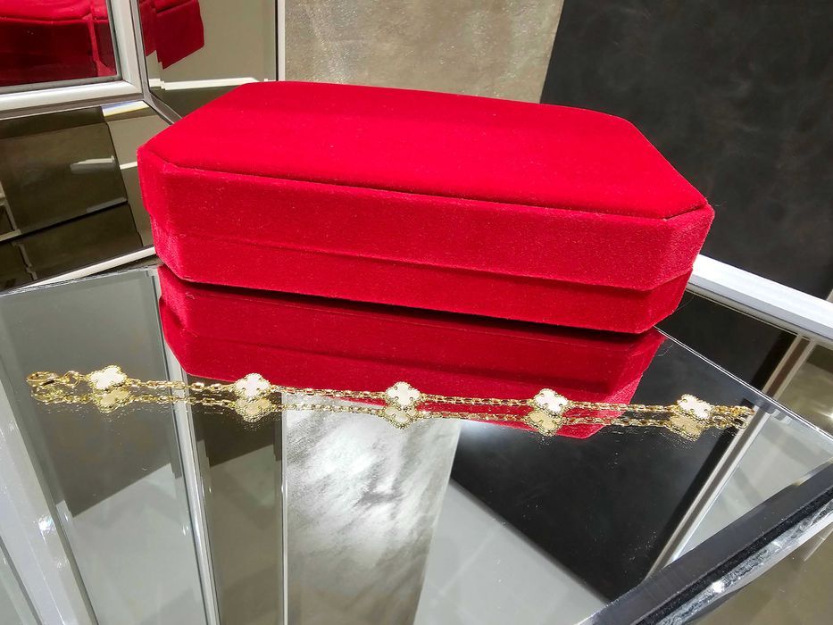 Van Cleef & Arpels VCA Gold Mother 5 Sweet Alhambra Дамска Гривна