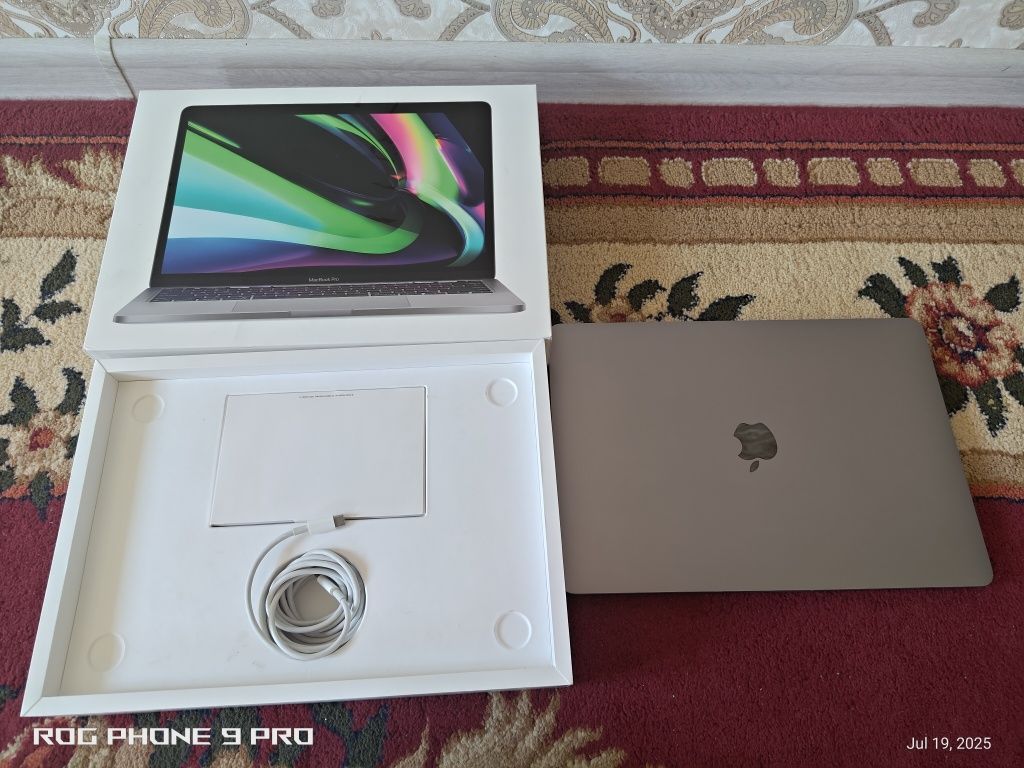 Macbook Pro M1 8/256gb