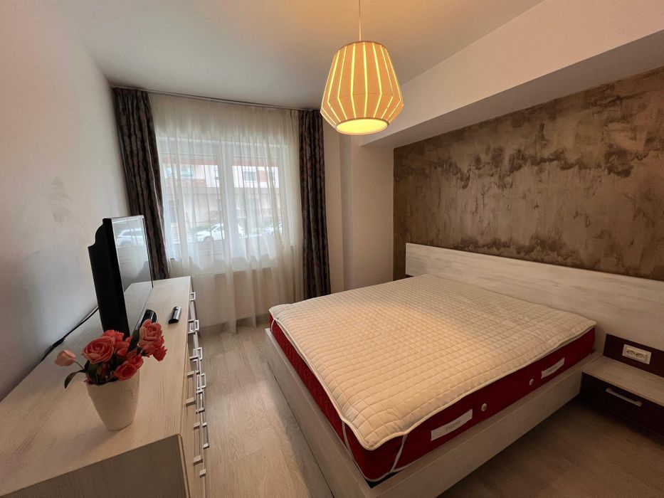 proprietar,2 camere+birou/dormitor,boxa,parcare,zona Coresi-MAURER