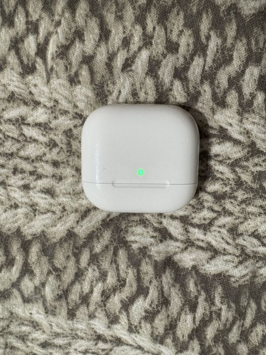 Airpods 4 с активным шумоподавлением
