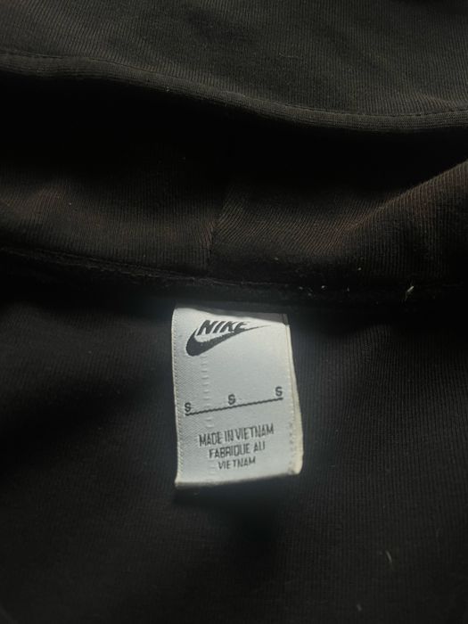 Vand nike tech putin descusut