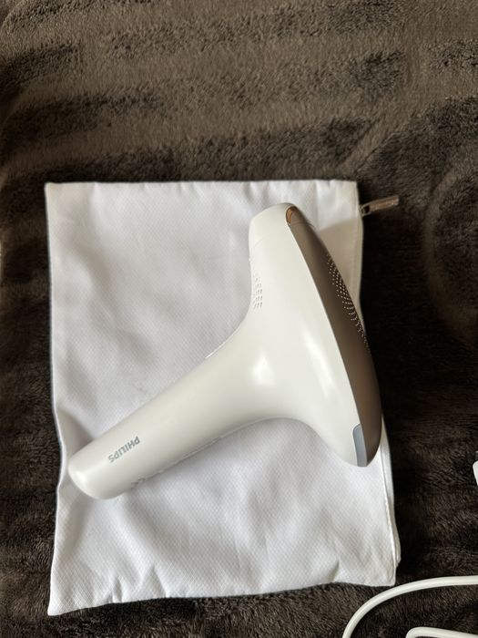 Фотоепилатор IPL Philips Lumea Advanced SC1998/00