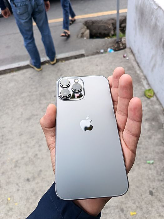 Iphone 13 pro max. Tiniq.