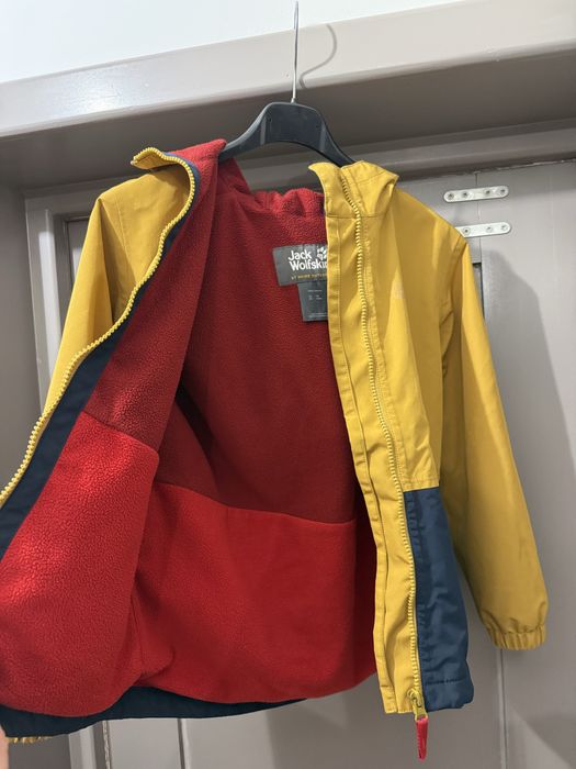 Geaca vant Jack Wolfskin baieti 128 cm