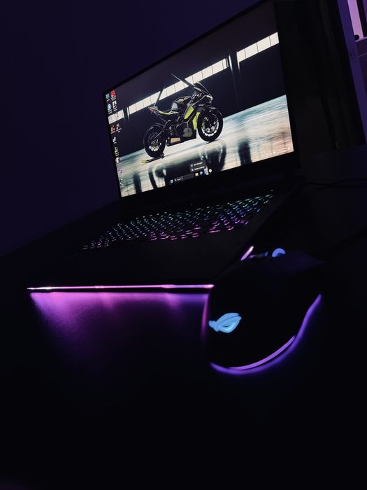 Laptop Asus Rog Strix G713RW