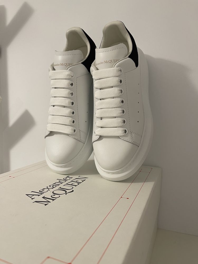 Adidasi Alexander Mcqueen masura 37