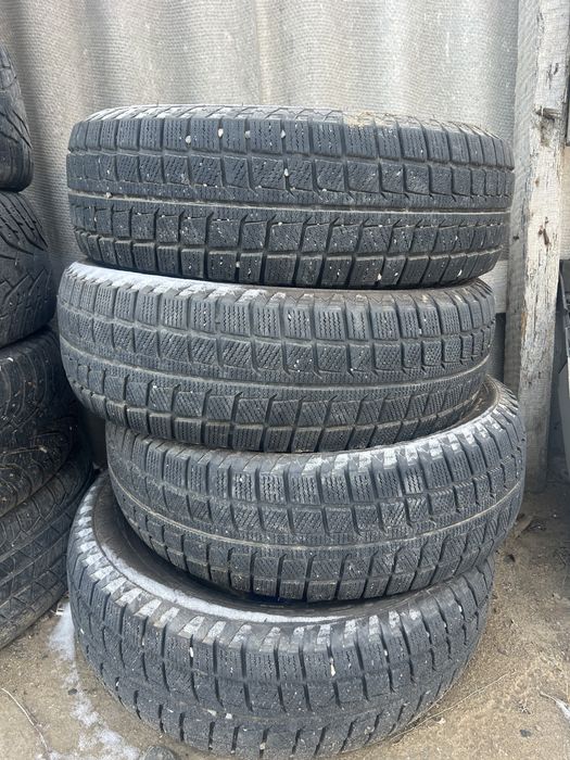Покрышки зимние 195/65/15 в отличном состояний!