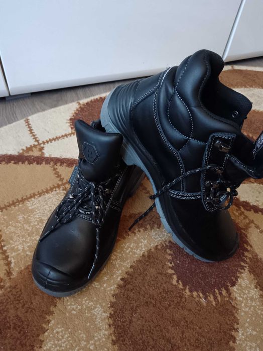 Safety shoes black rock