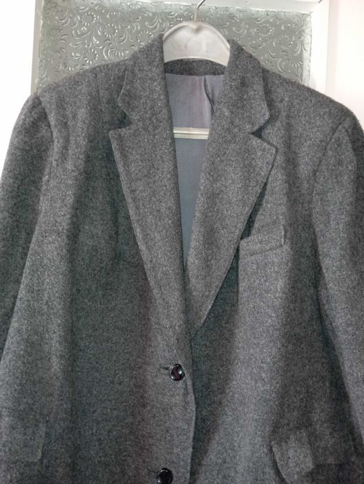 Дамски вълнен костюм – пола и сако за едри дами