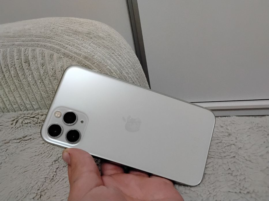 Iphone11 trebuie schimbat displayul