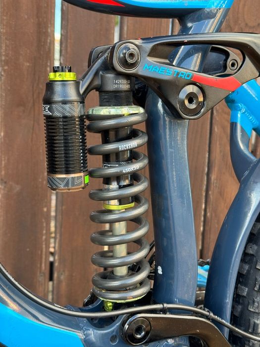 Bicicleta giant glory 2017