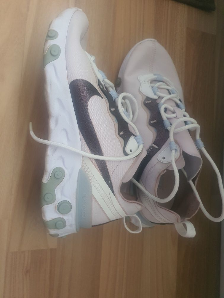 Маратонки   Nike