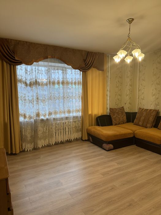 Диван в хорошем состоянии.Торг