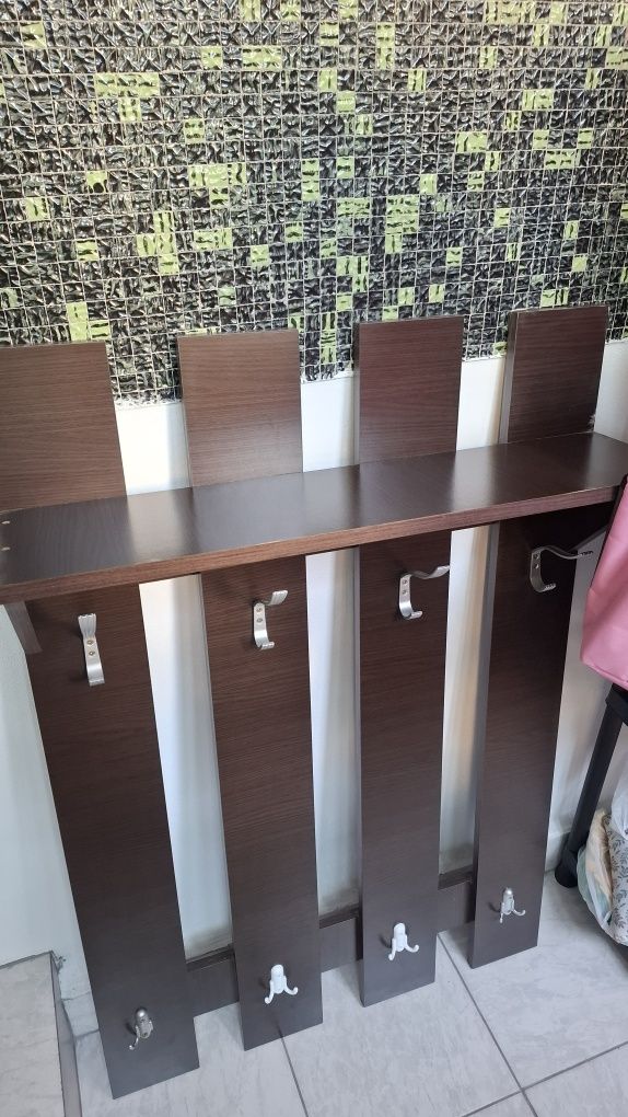 Vand mobilier hol