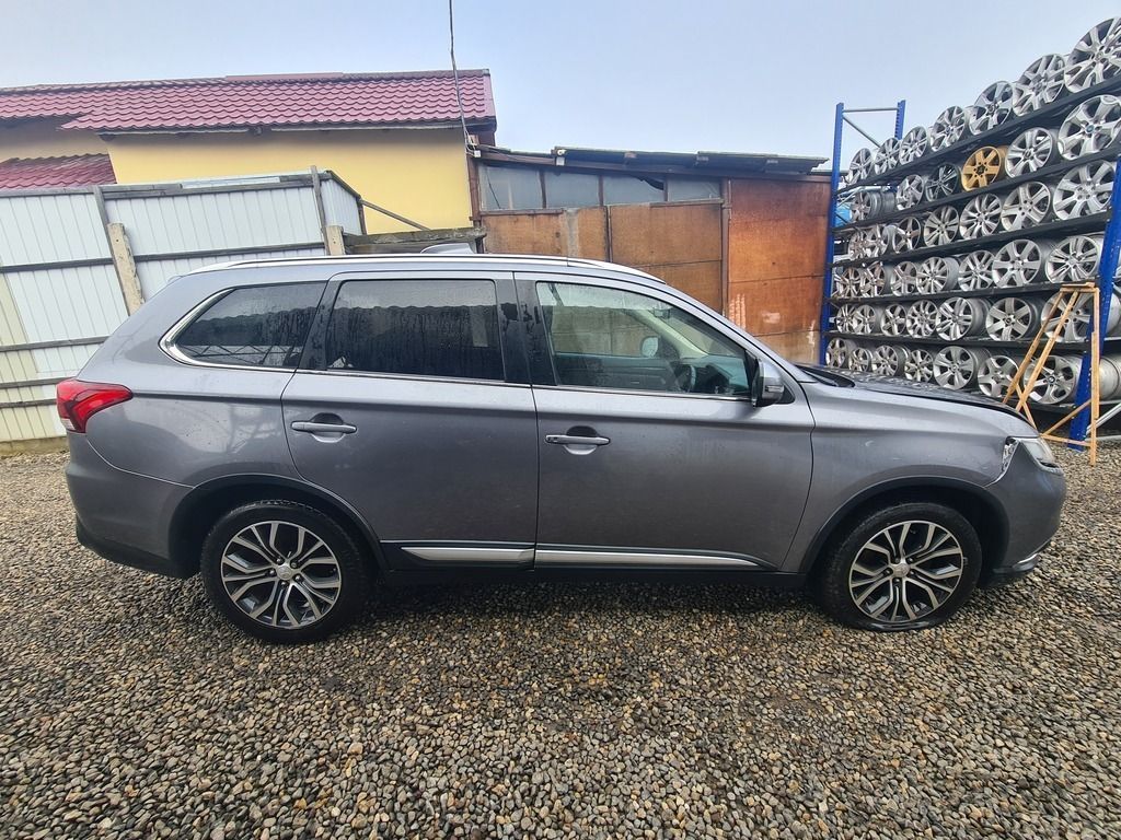 Dezmembrez Mitsubishi Outlander III facelift 2.2 DIESEL 2015-2018