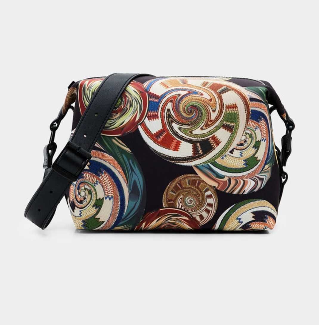 Чанта Desigual нова
