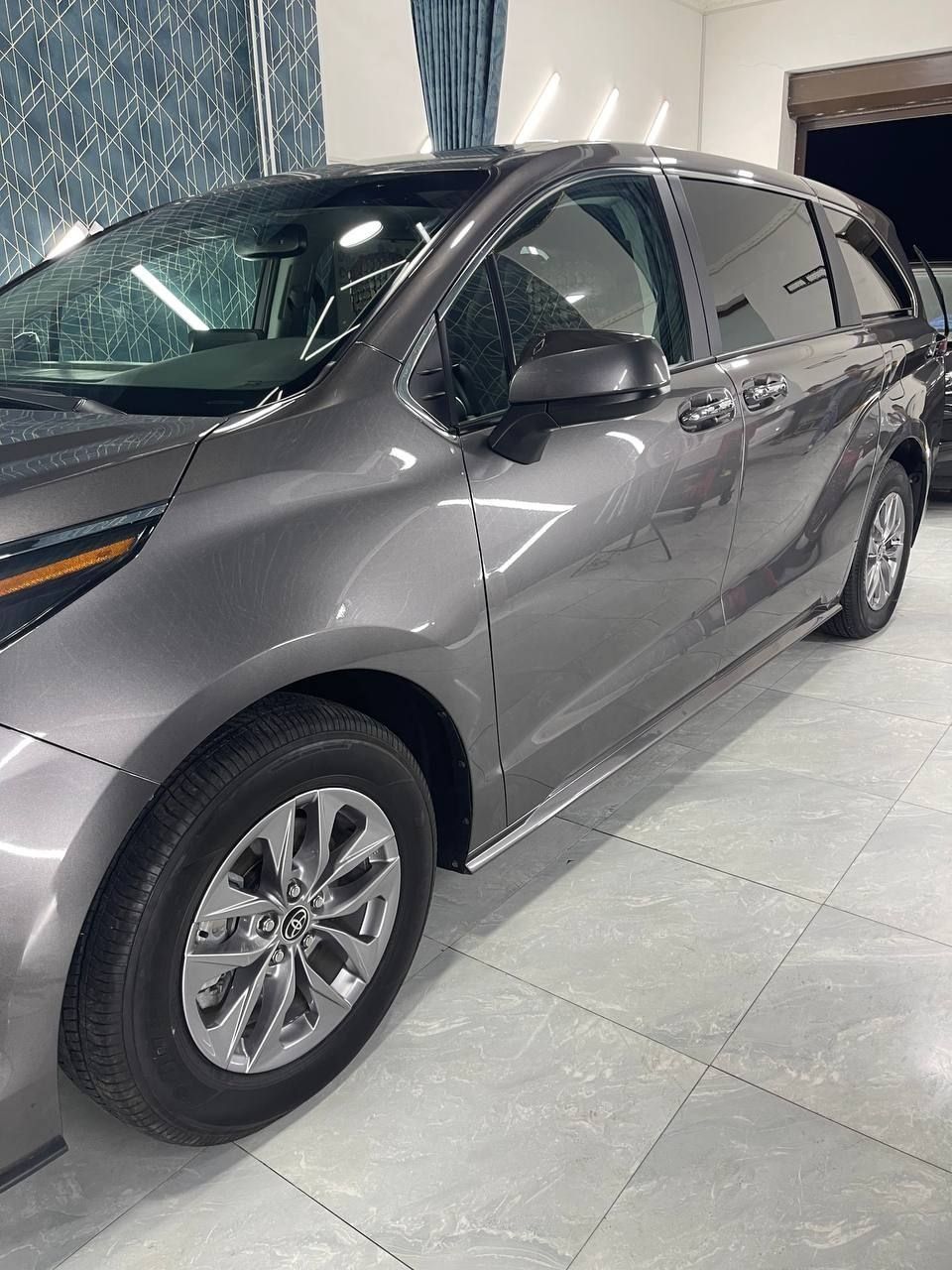 Toyota Sienna Hybrid