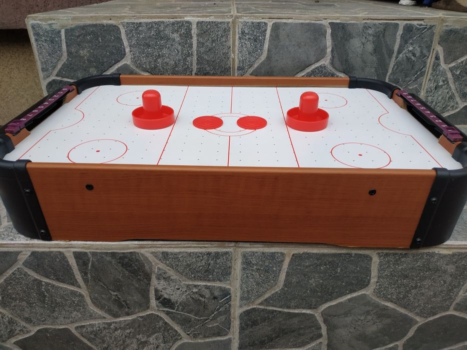 Air hockey pe baterii super distractiv NOU