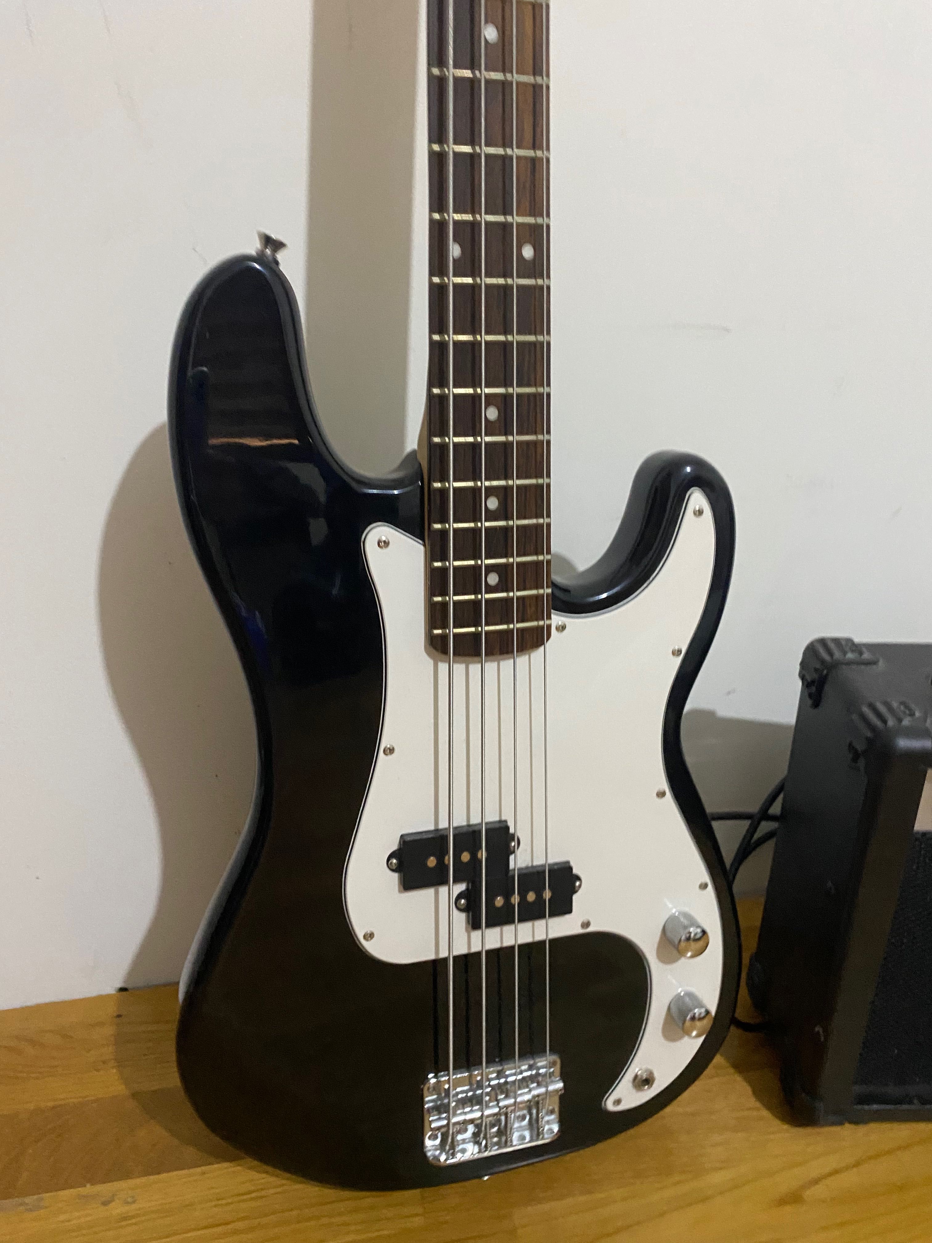 Chitara Bass ROCKTILE