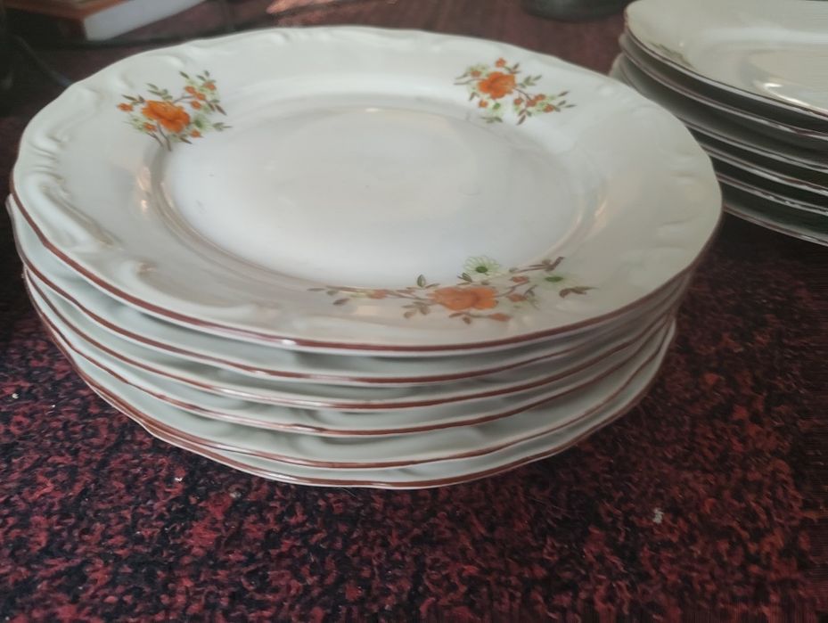 Продавам български порцелан