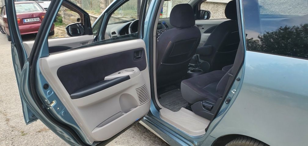 Mitsubishi Grandis 2.4i 165кс