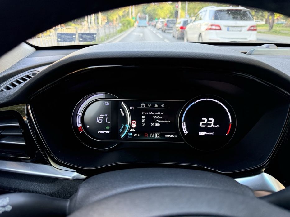 Kina Niro EV 2021 с гаранция към кия до 2028 г  64Кв  батерия 510км