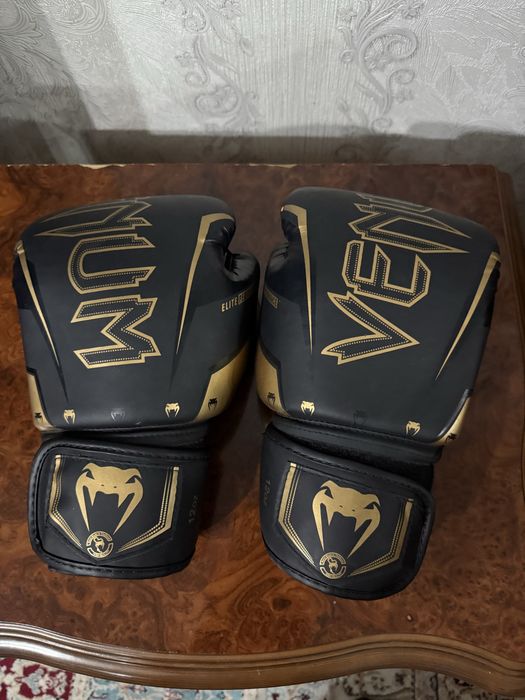 Боксерские перчатки