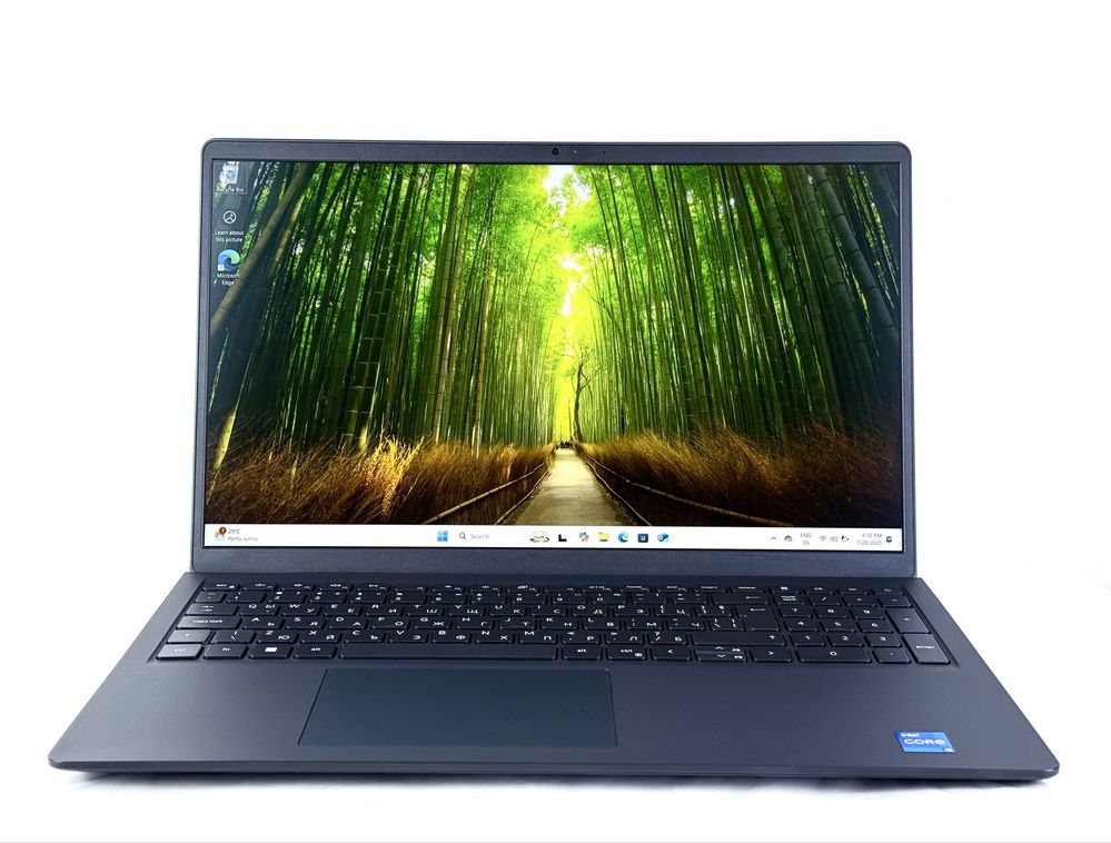 Лаптоп Dell Vostro 3530 i5-1334U 16RAM 512SSD Перфектен! Гаранция!