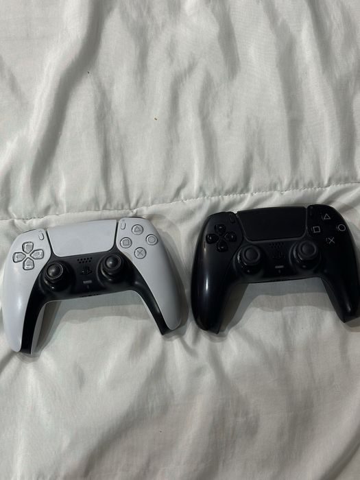 Ps5-джойстици бял и черен
