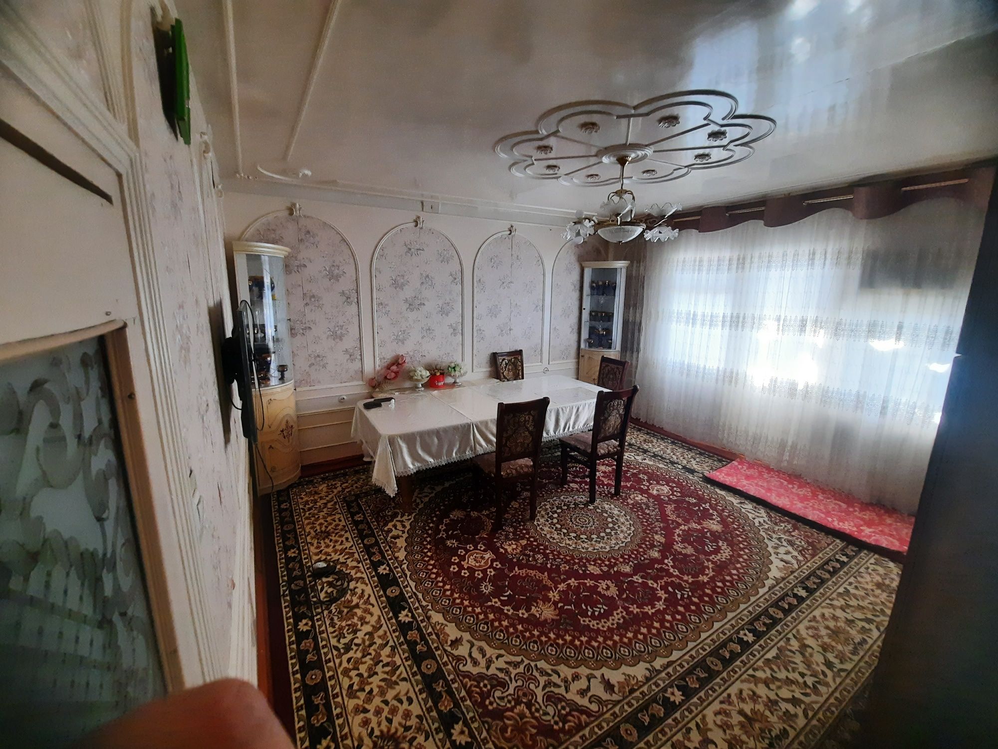 Olmazor uy  Sebzor korzinka 3honali 2ta uy srochniy sotaman