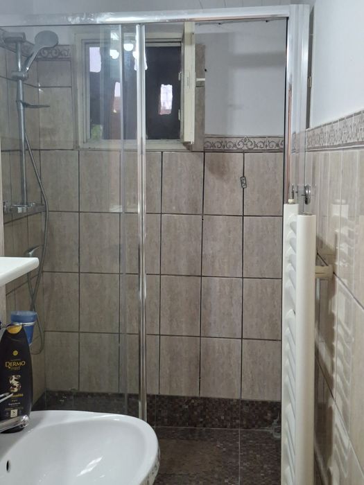 Vând apartament  cu 2 camere.