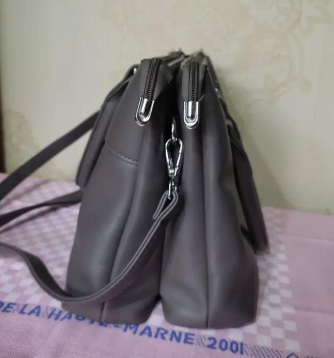 Сумка новая через плечо