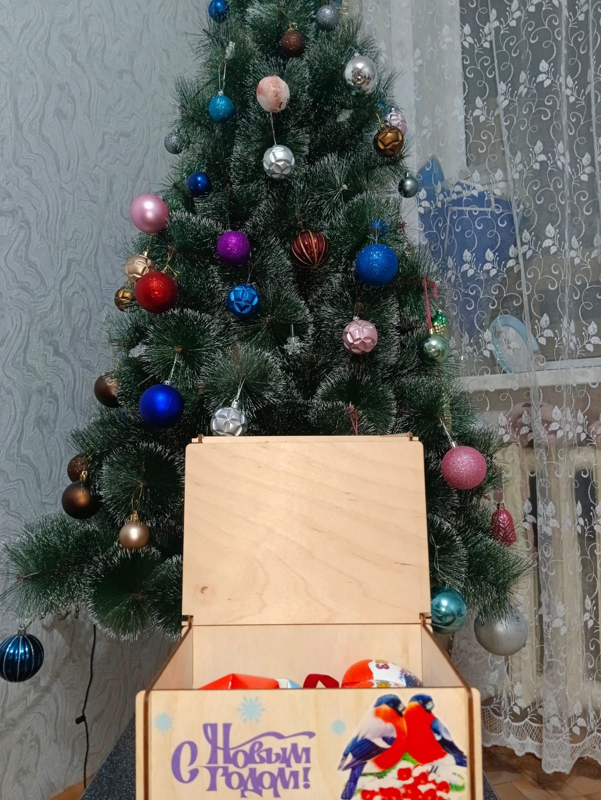 Подарочные коробки и упаковки