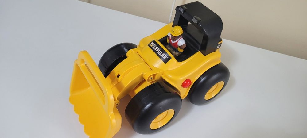 Masinuta copii excavator catterpillar cu sunete, lumini, vorbeste