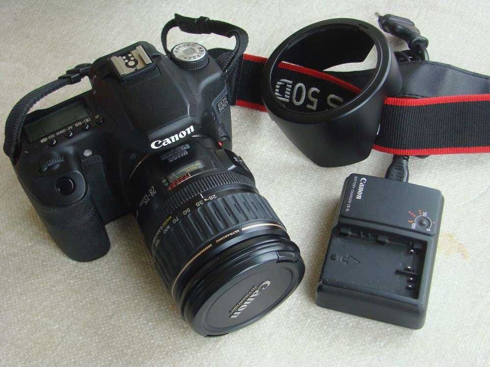 Aparat Foto CANON EOS 50D Body - Incarcator Original + 3 Aku