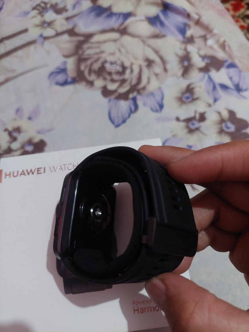 Смарт часы Huawei Watch D