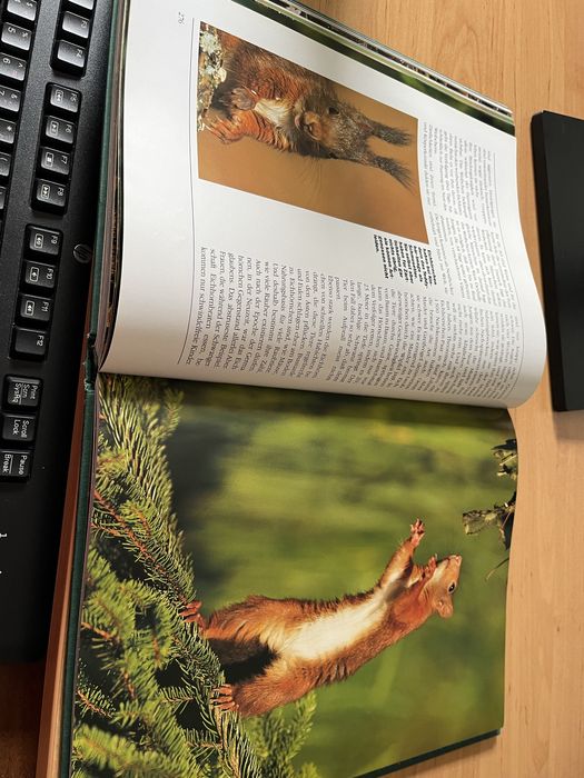 Голяма и луксозна книга картинна енциклопедия на немски език