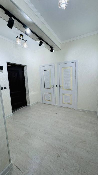 2 xonali kvartira sotiladi