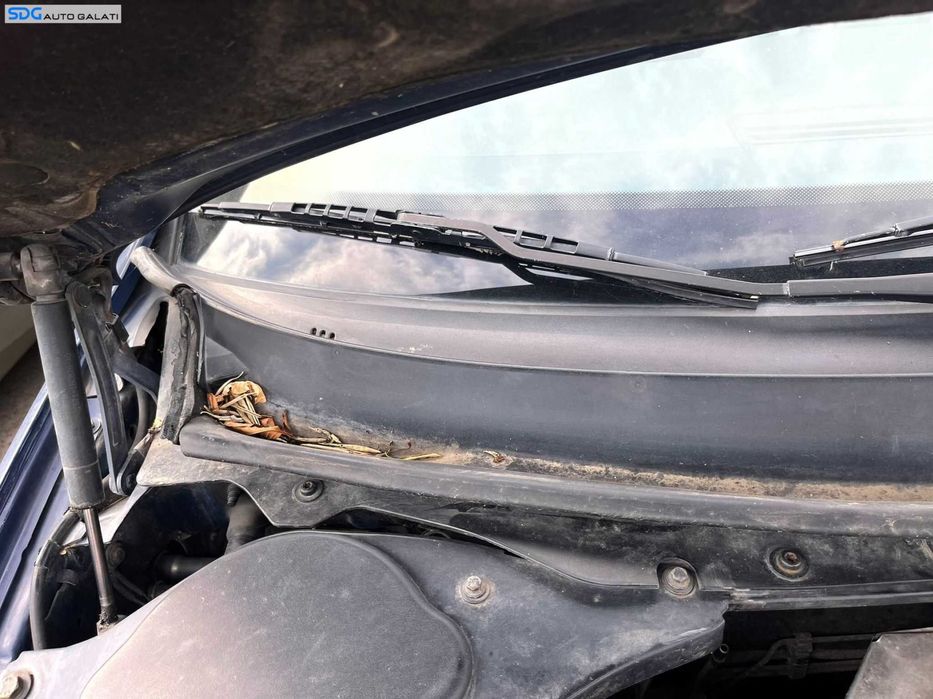 Grila Plastic Ornament Stergatoare Parbriz Ford Mondeo MK 3 2001 - 2007